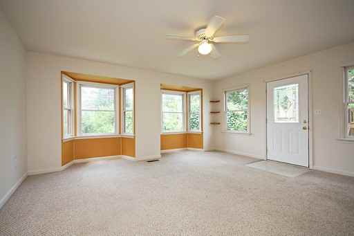 706 Elizabeth Ave - Photo 3 of 20