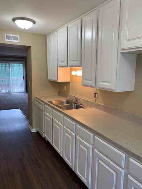 1950 Tall Oaks Drive - 1UNIT 3B #1 - Photo 3 of 17