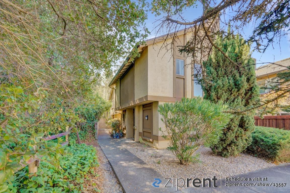 1381 Ridgecrest Rd - Photo 2 of 19