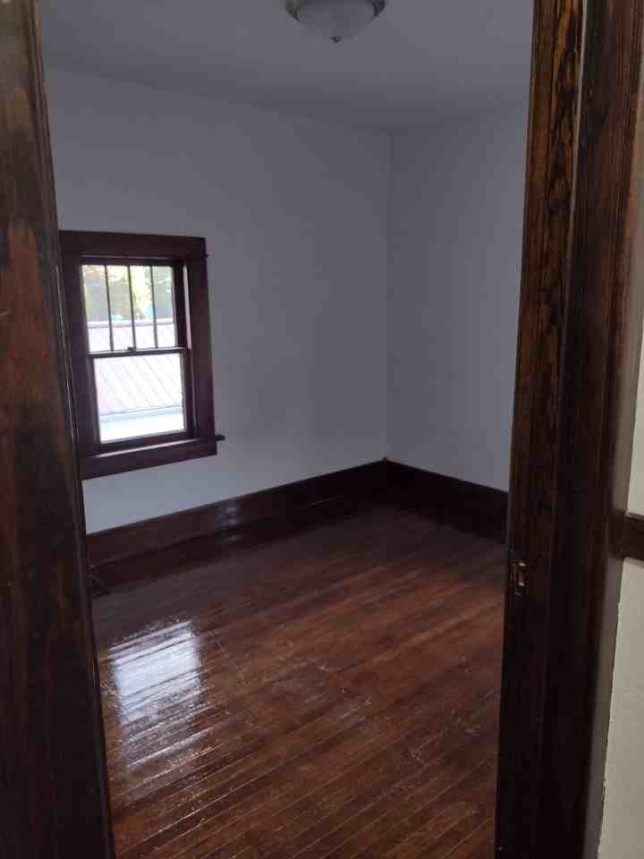 1002 S Cavin St - Photo 3 of 15