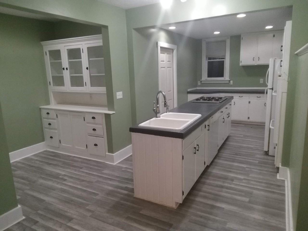 1002 S Cavin St - Photo 2 of 15