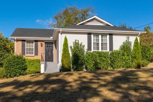 633 Debbie Dr - Photo 1 of 1