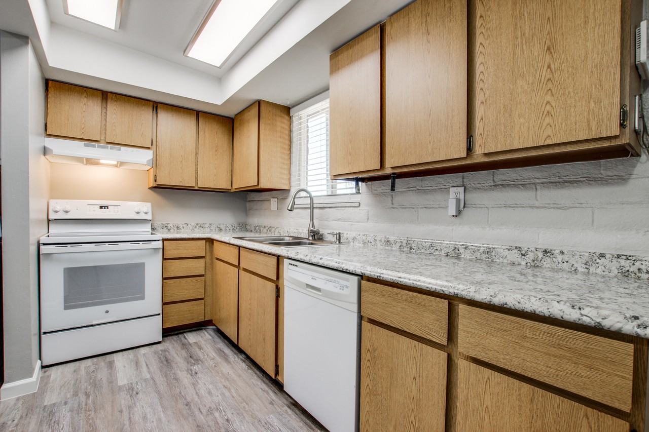 3202 S Clinton Ave #1 - Photo 7 of 10