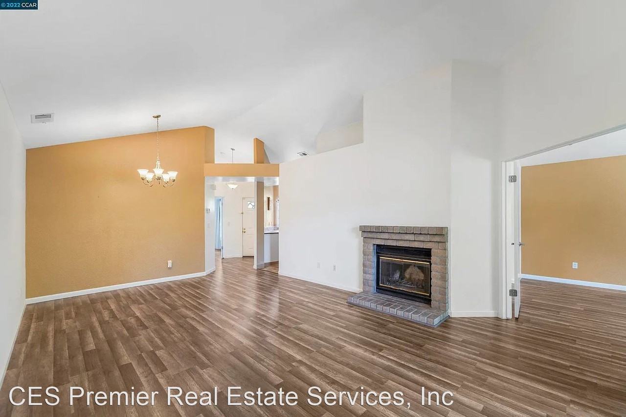 206 Devonwood - Photo 3 of 16