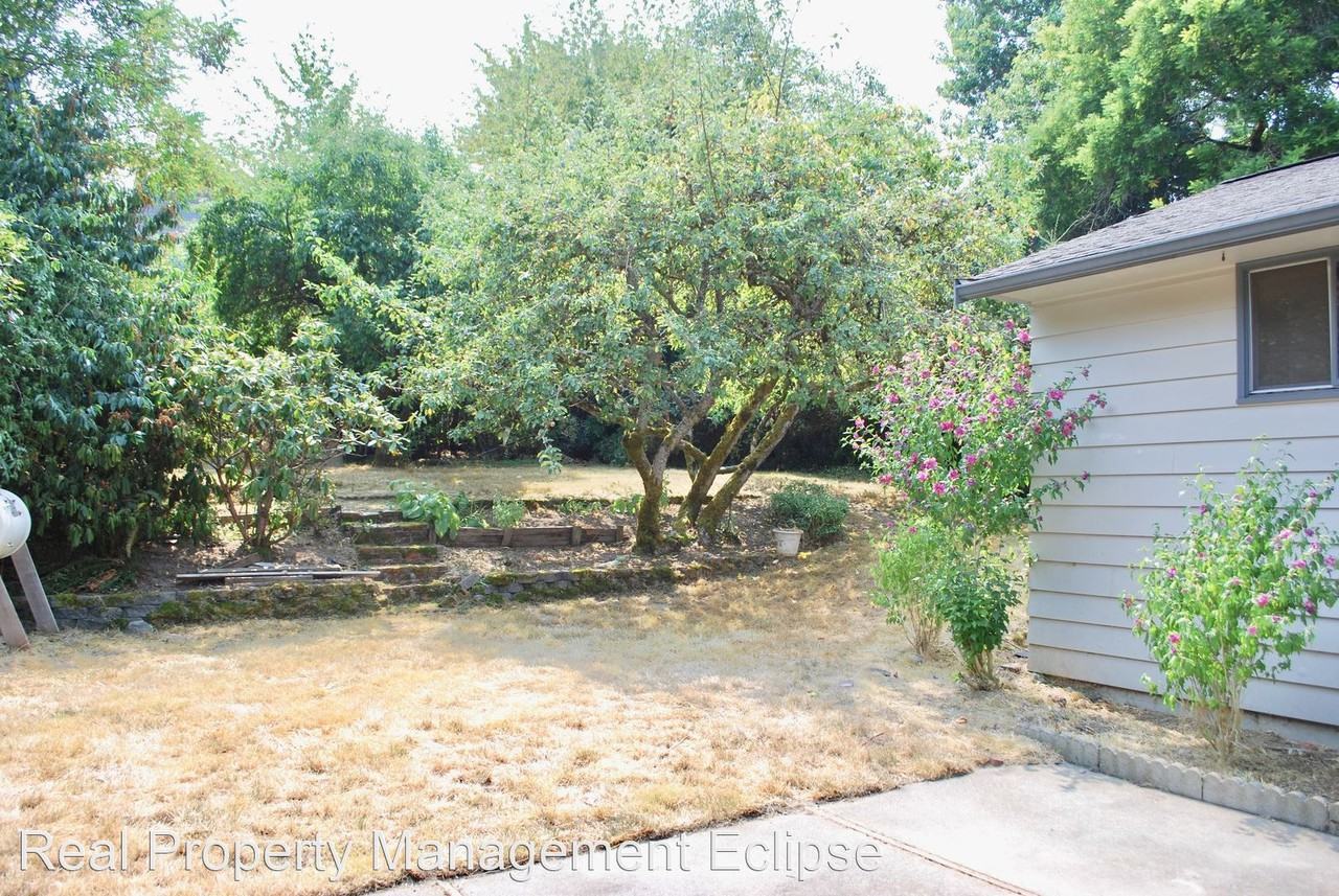 10415 Se 13th St - Photo 2 of 15