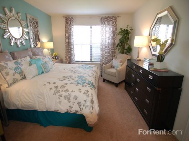 Oaks of Eagle Creek - Photo 3 of 44