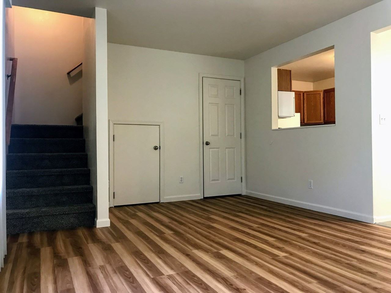 1918 Se Douglas Ave - Photo 2 of 14