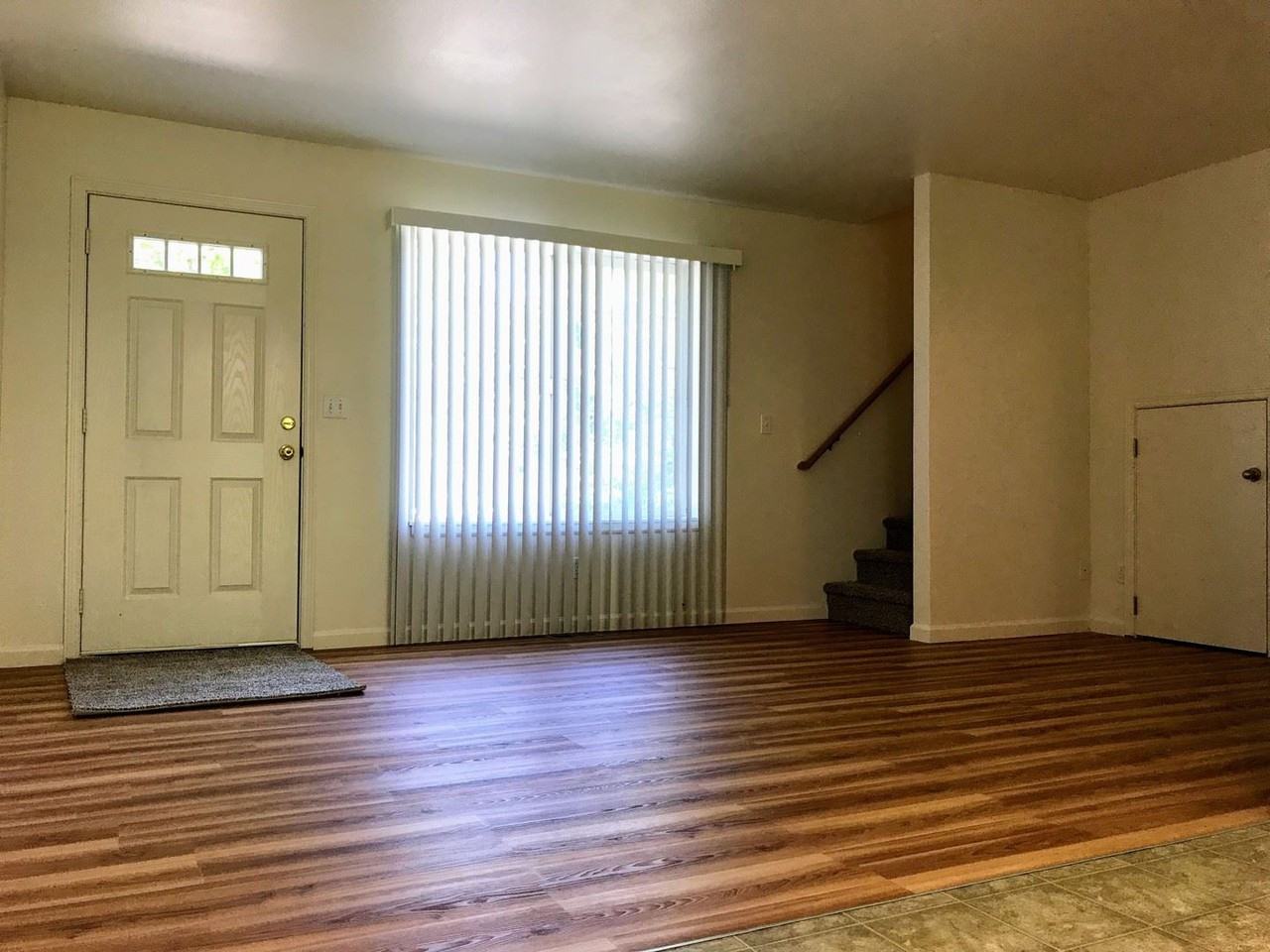 1918 Se Douglas Ave - Photo 3 of 14