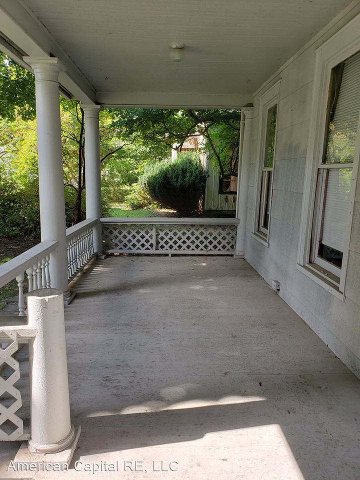 408 W Clinton St - Photo 2 of 23