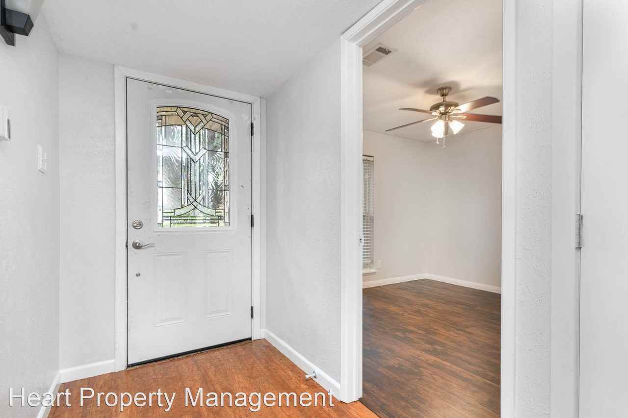 414 E Grenoble Dr - Photo 3 of 23