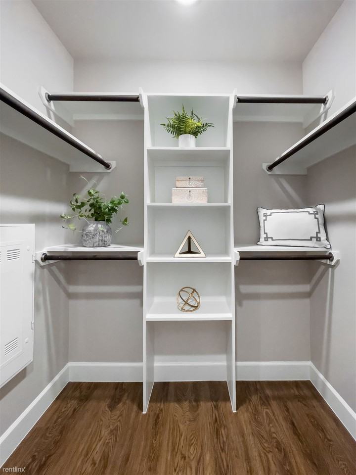 1801 Binz St - Photo 2 of 10