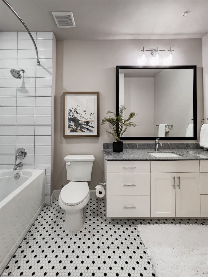 1801 Binz St - Photo 3 of 10