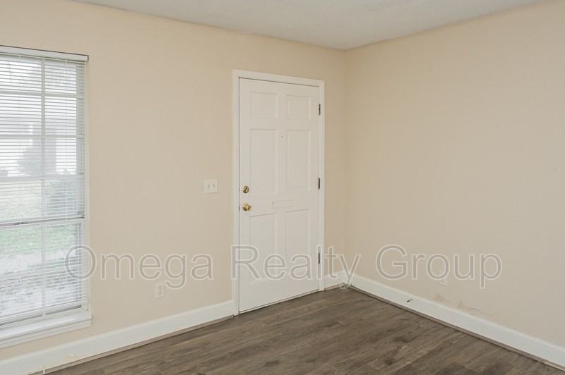 1807 Gamble Ave #9 - Photo 5 of 24
