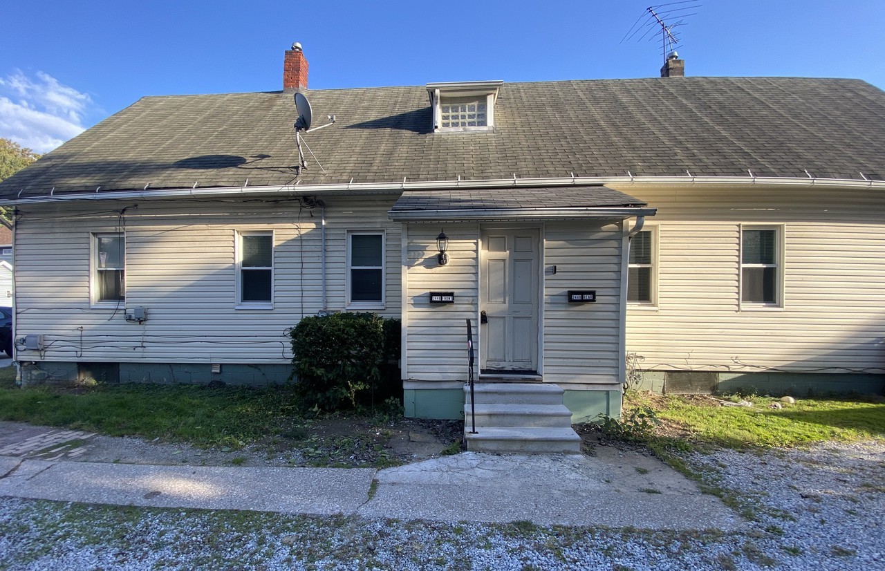 2448 Tremont Ave - Photo 2 of 3