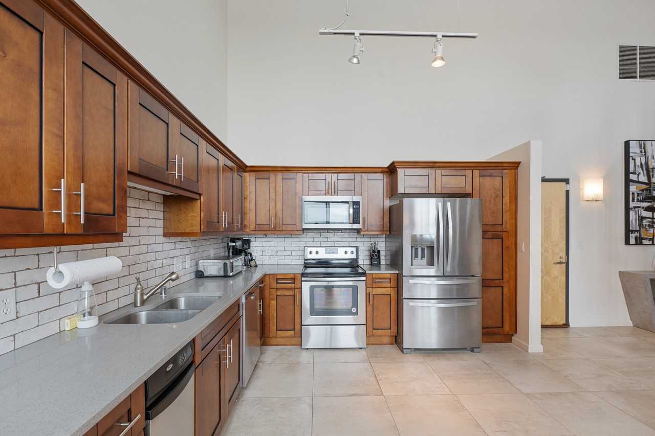 524 Central Ave Sw - Photo 6 of 48