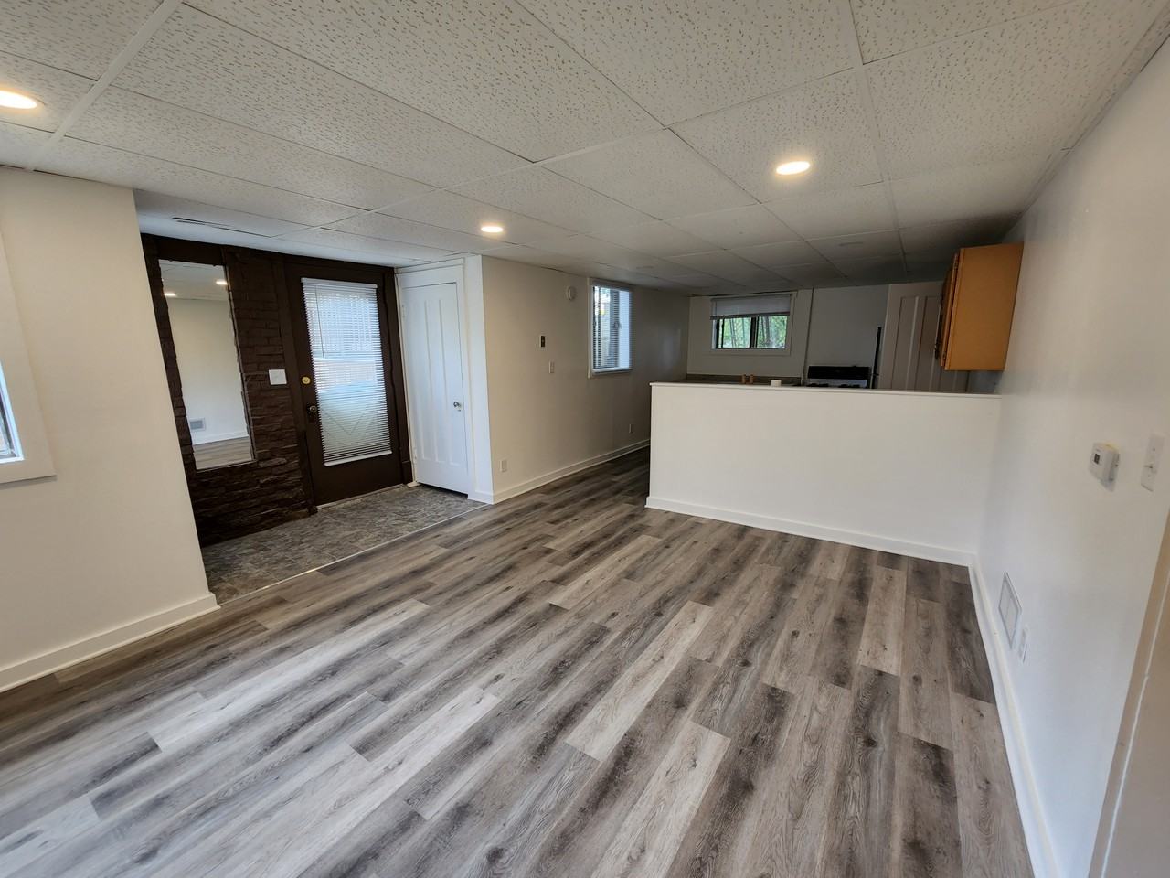 245 1/2 Paxton St - Photo 3 of 8