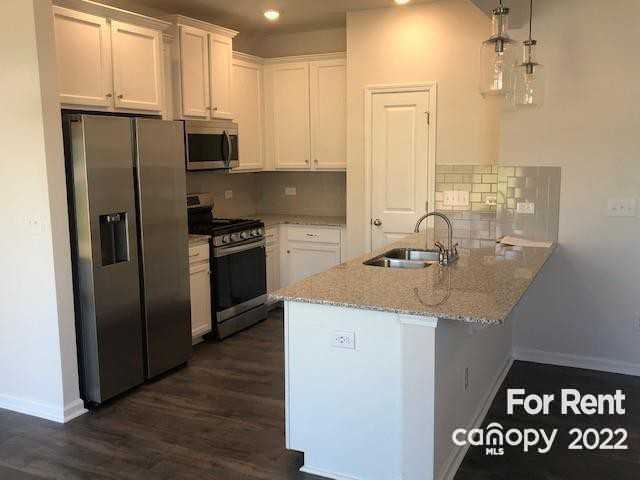 3920 Townes Blvd - Photo 2 of 16