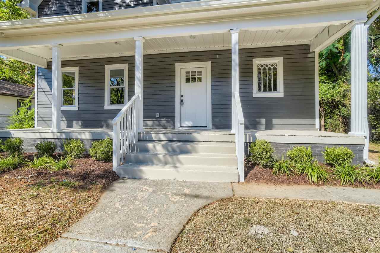 2304 Seifried St - Photo 3 of 28