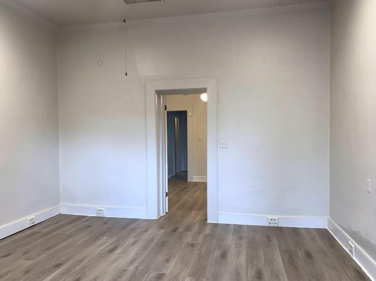 529 S Main Ave - Photo 2 of 13