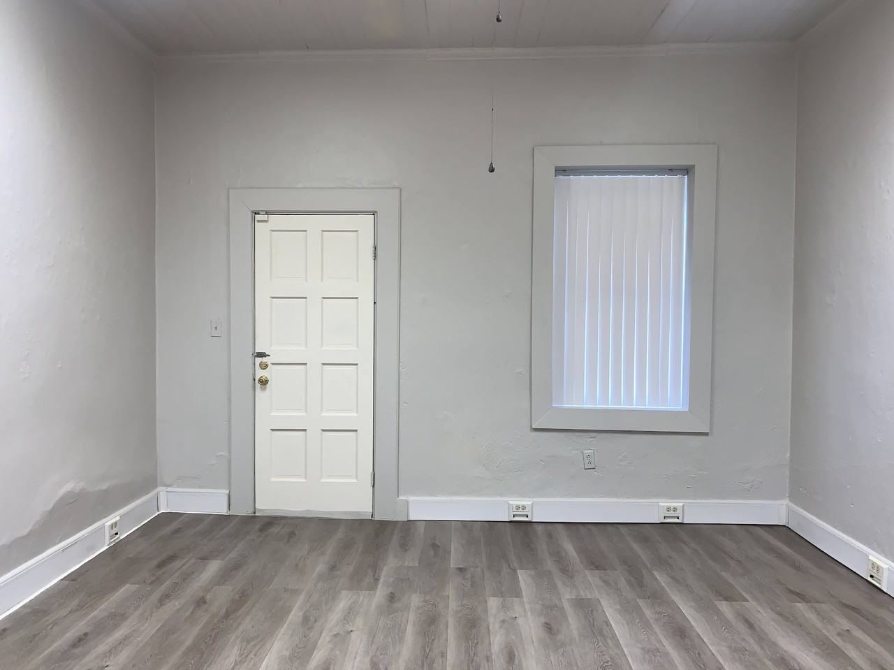 529 S Main Ave - Photo 3 of 13