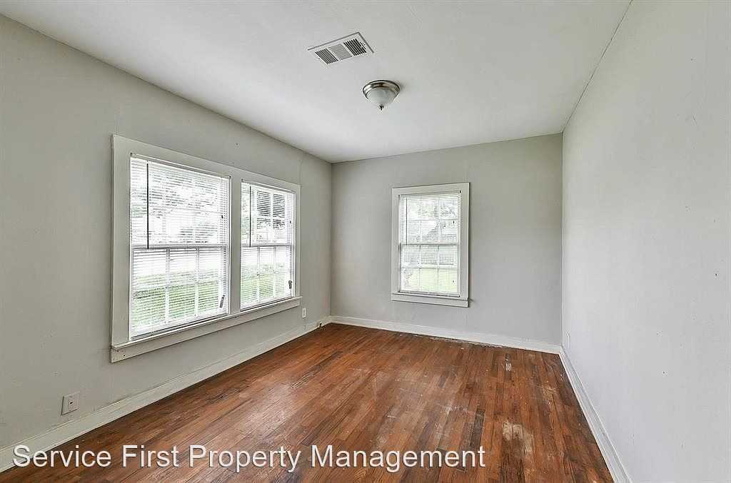 424 Thomas St - Photo 2 of 14