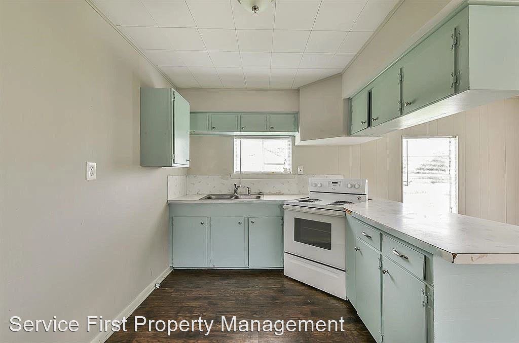 424 Thomas St - Photo 3 of 14