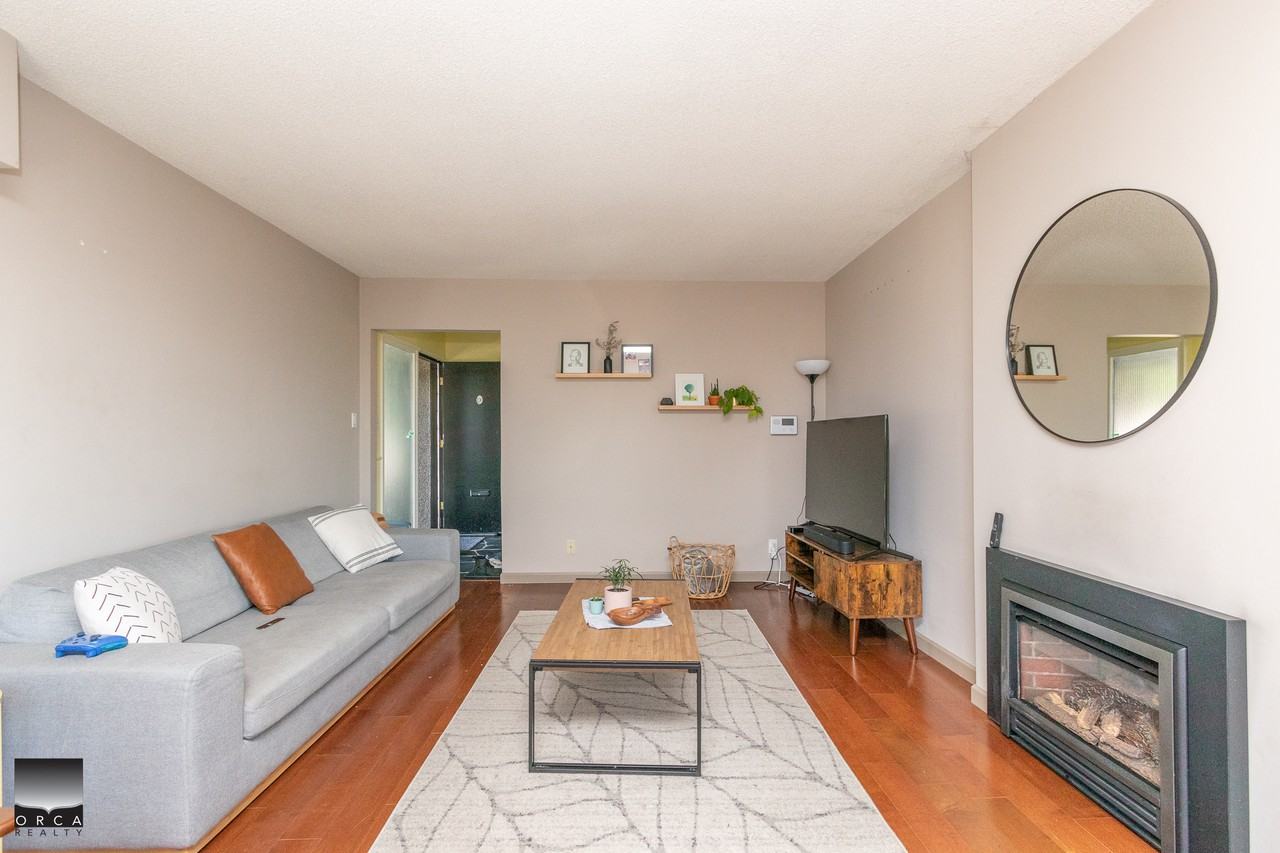 766 Montroyal Blvd - Photo 3 of 27