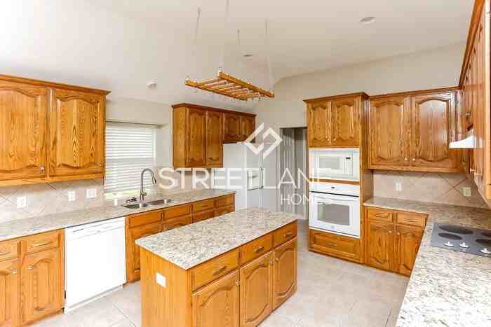 2312 Cherry Sage Dr - Photo 3 of 15