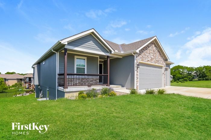 17614 Mission Rdg #A - Photo 2 of 15