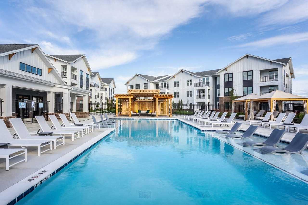 Nese - Photo 2 of 37