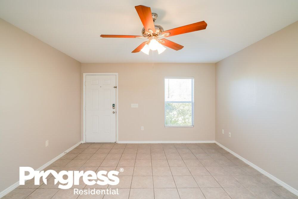 1724 Strathmore Cir - Photo 3 of 16