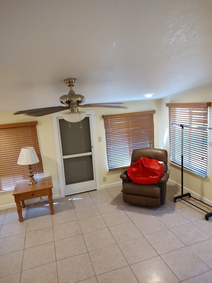 216 Duane Palmer Blvd - Photo 2 of 11