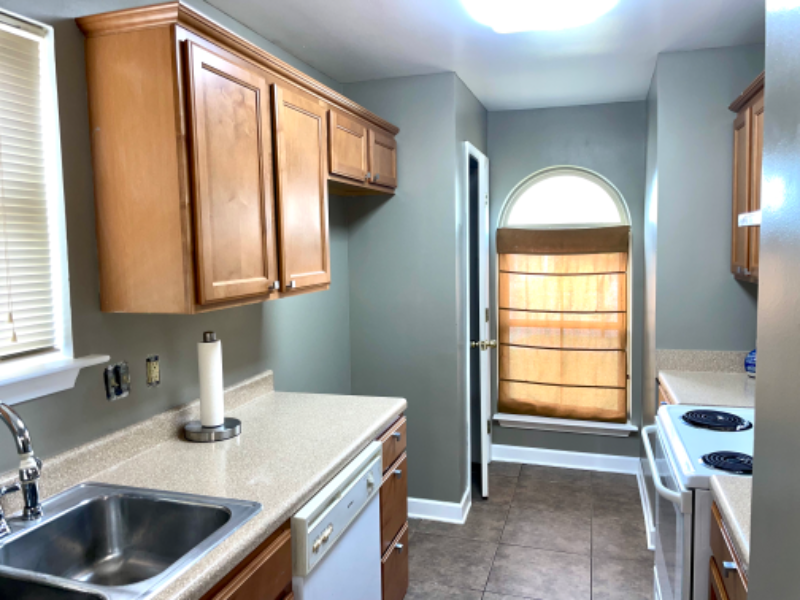 3561 Kings Dr - Photo 6 of 29