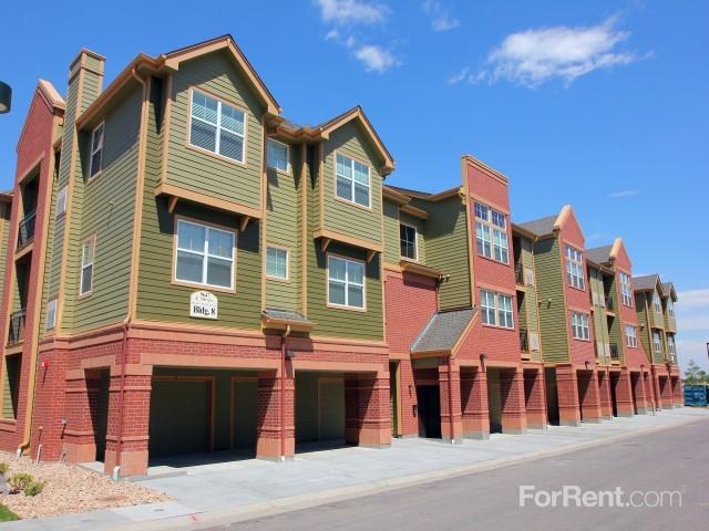 Legends at Lowry - Photo 3 of 23