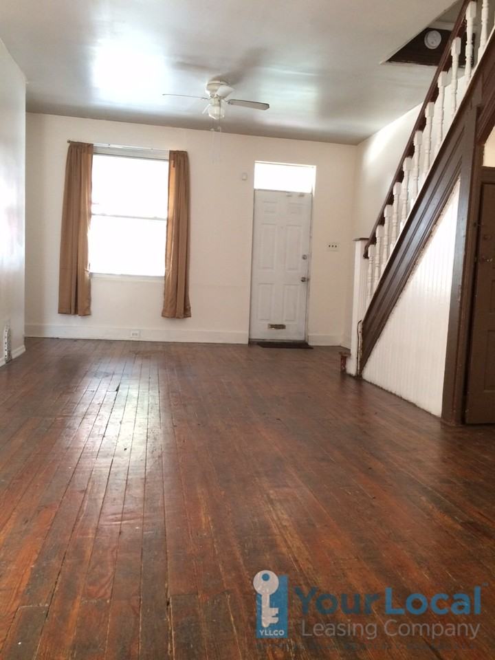 215 N Creighton St - Photo 2 of 11