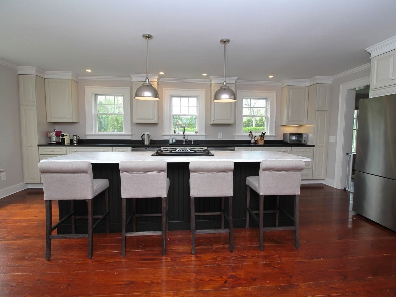 2605 Orchard St - Photo 3 of 19