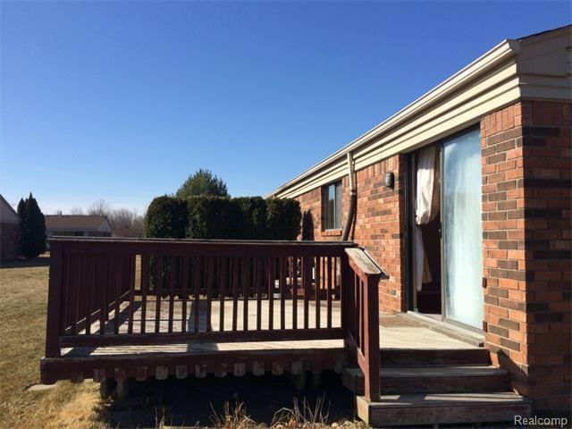 57358 Faircrest Rd - Photo 3 of 14