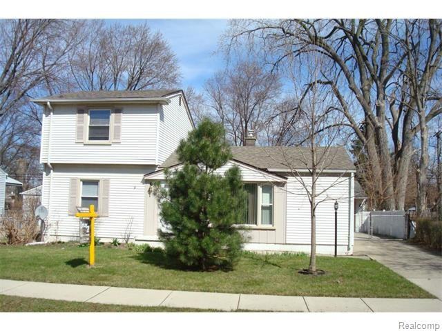 12072 Rockland St - Photo 2 of 19