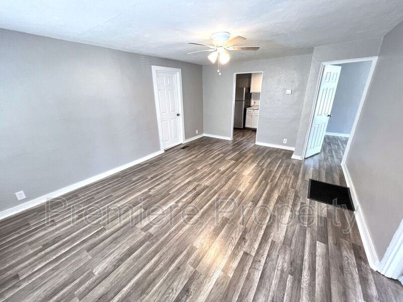 1719 S Ash Ave #1719SASHUN - Photo 2 of 10