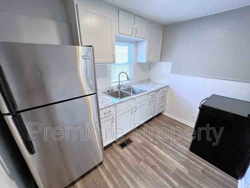 1719 S Ash Ave #1719SASHUN - Photo 3 of 10