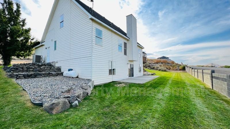 5131 Milky Way - Photo 2 of 29