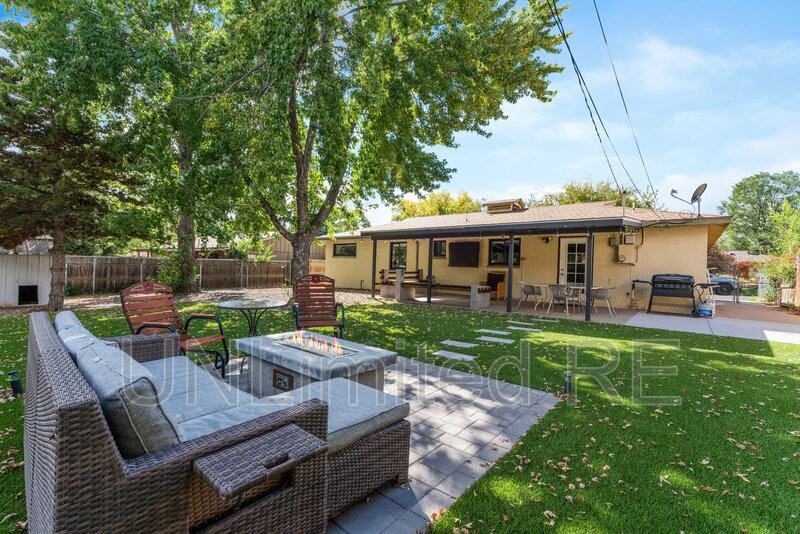 2924 N Jamison Blvd - Photo 3 of 24