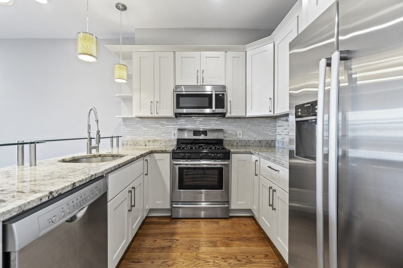 2118 4th St Ne #3 - Photo 3 of 22