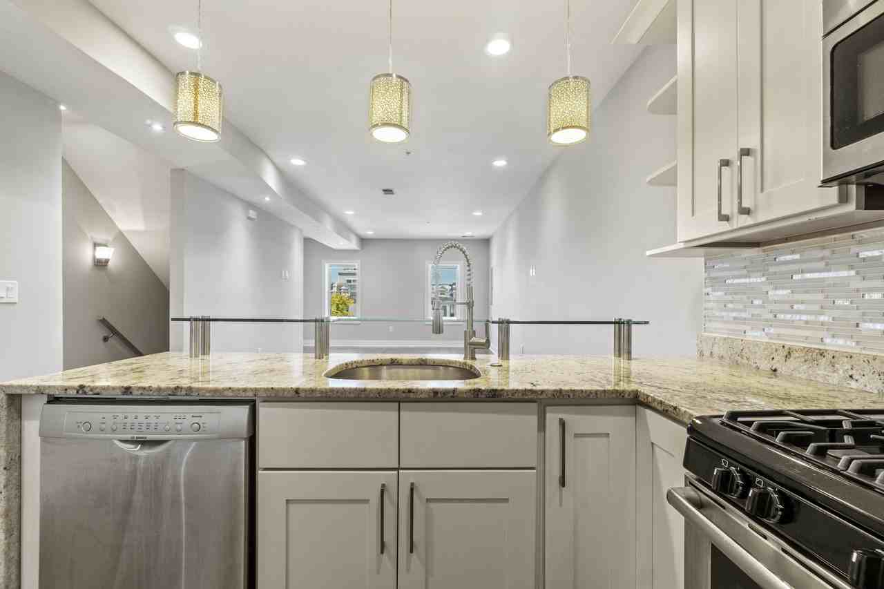 2118 4th St Ne #3 - Photo 4 of 22