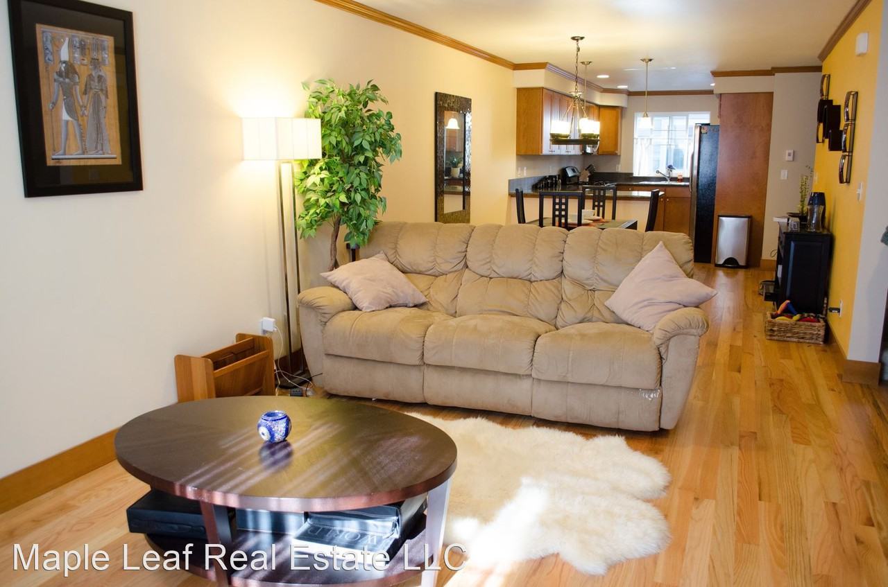 13726B Midvale Ave N #B - Photo 2 of 15