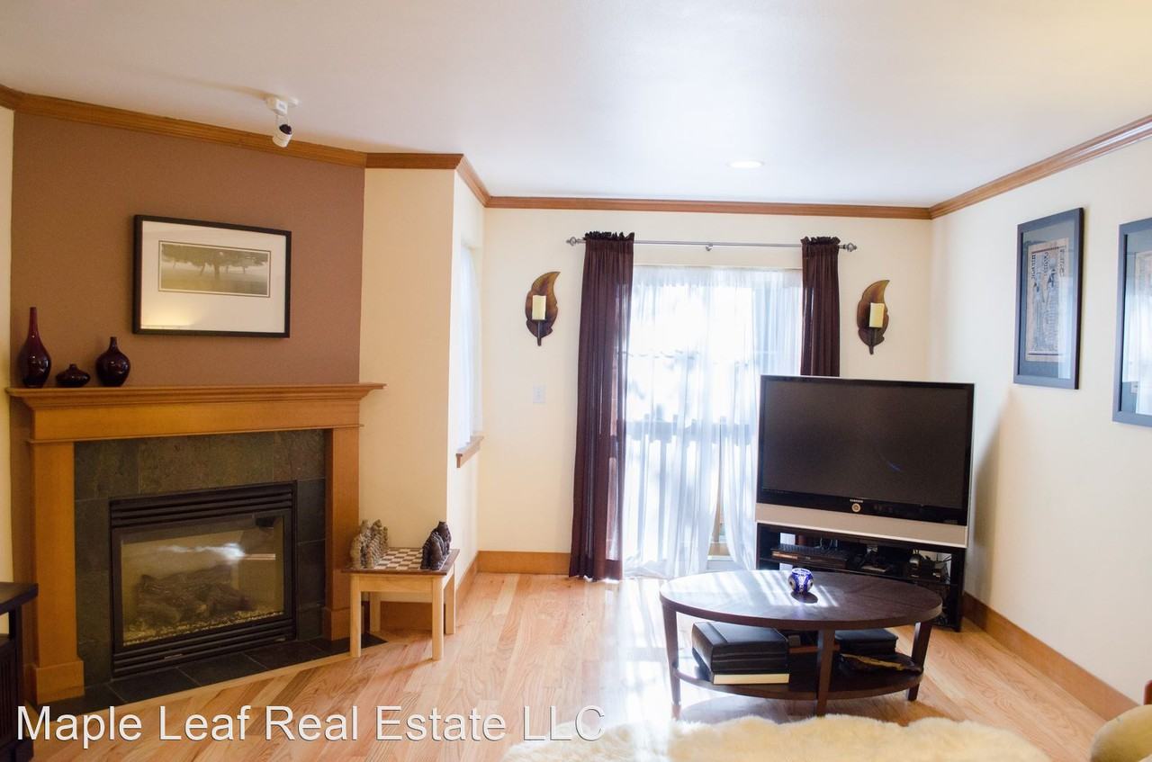 13726B Midvale Ave N #B - Photo 3 of 15