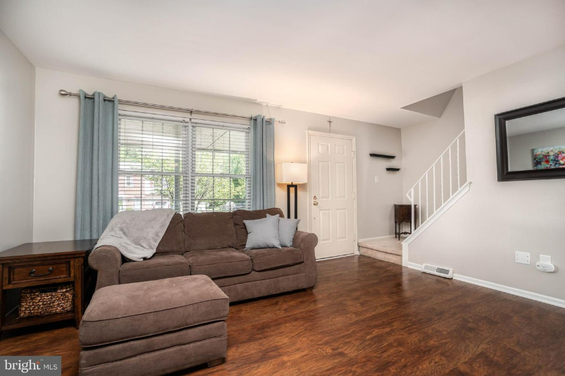 47 Wynmere Dr - Photo 2 of 14