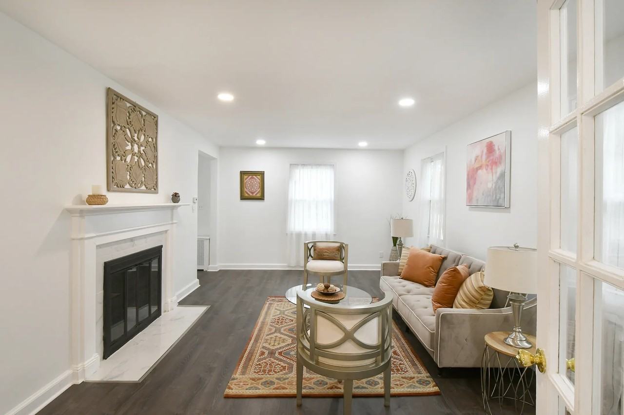 340 Nassau Blvd - Photo 3 of 25