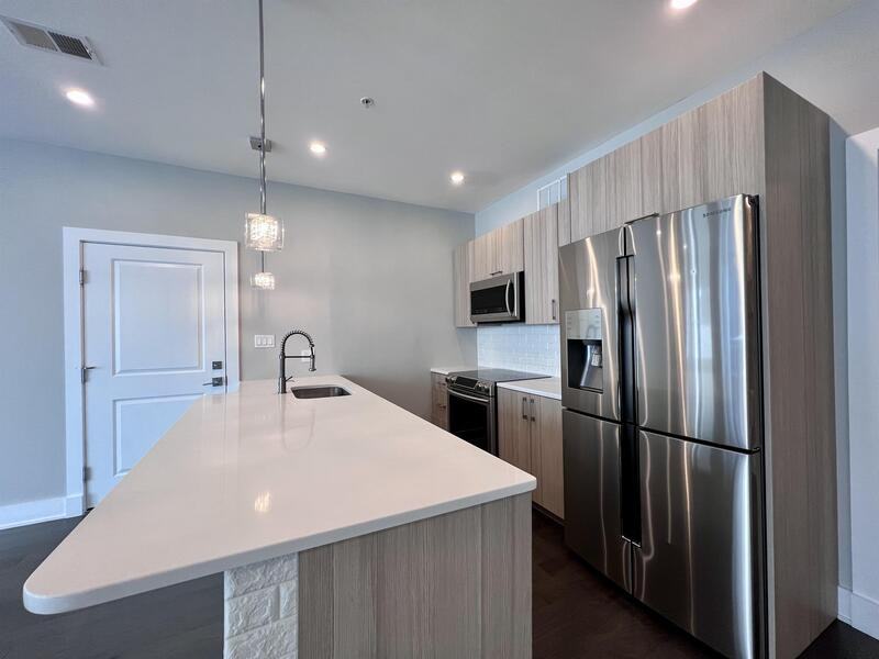 340 Adams St Ne #302 - Photo 4 of 48