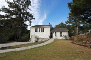 featured image of 3085 Creel Rd